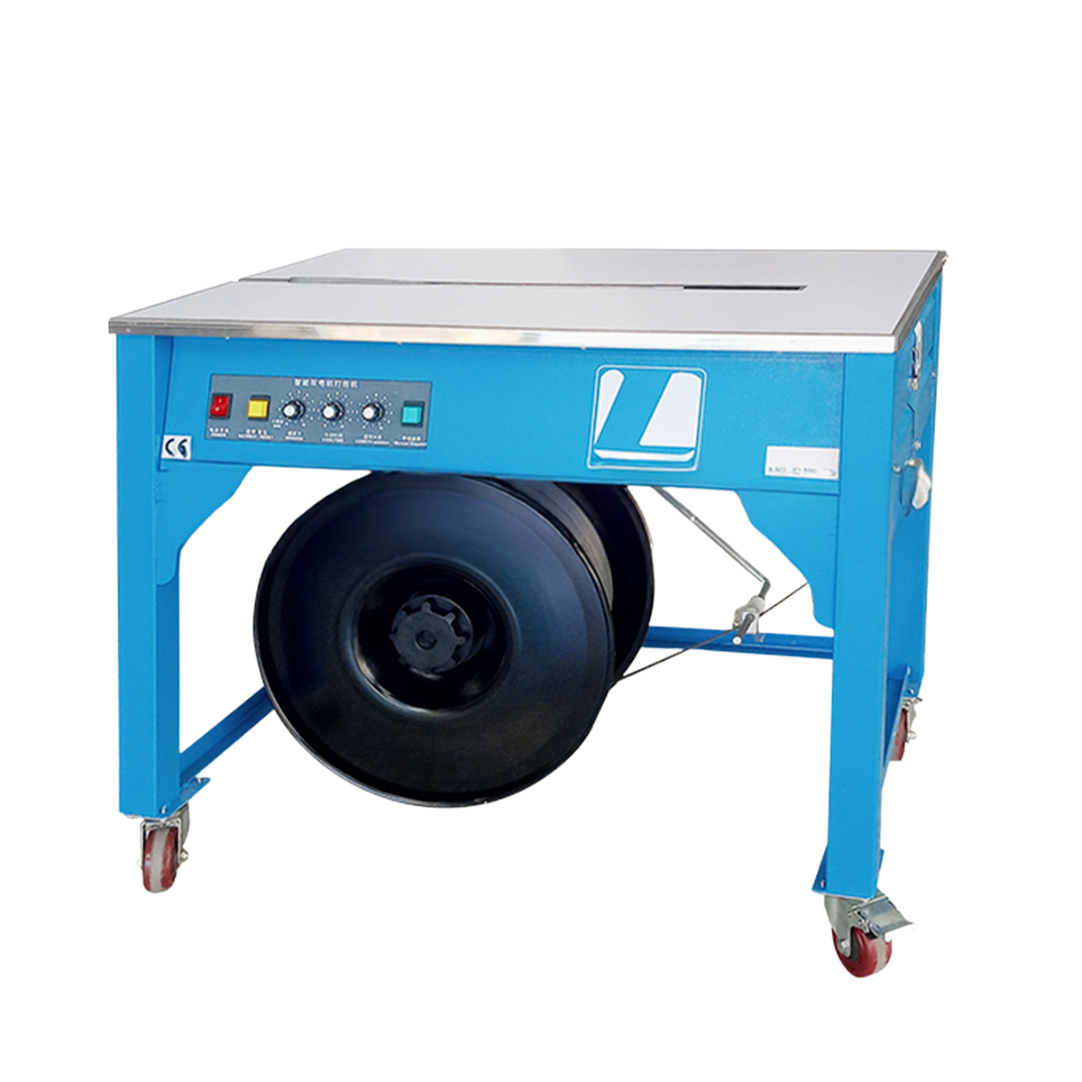 Máquina arqueadora semiautomática com motor Direct Drive, projetada para reforçar, proteger e compactar diversos produtos, como caixas, fardos têxteis e perfis. Realiza o ciclo completo (alimentar, medir, tensionar, selar por solda térmica e cortar a fita) em média de 2 segundos, permitindo arquear até 500 caixas por hora. Possui painel de comando simples para ajuste de tensão e temperatura, garantindo alta produtividade com baixo esforço do operador.